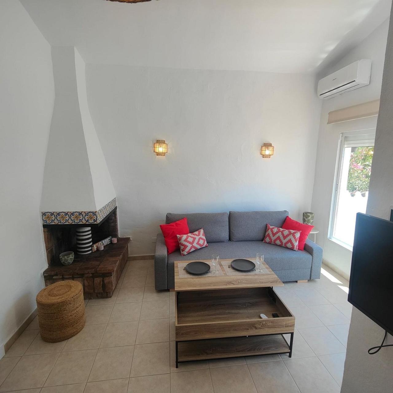 Casita En Pueblo Andaluz *