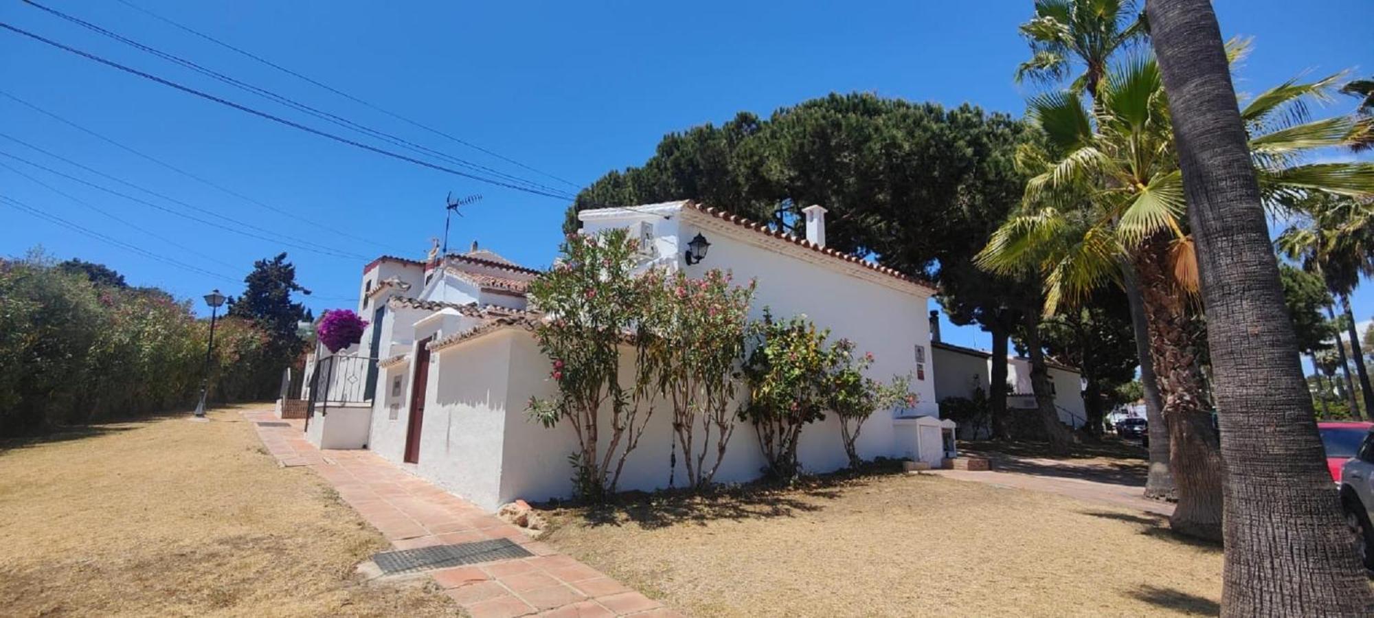 Casita En Pueblo Andaluz